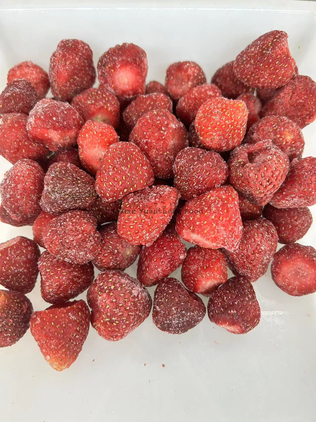 Fraise entière congelée sans OGM entièrement naturelle avec un bon goût