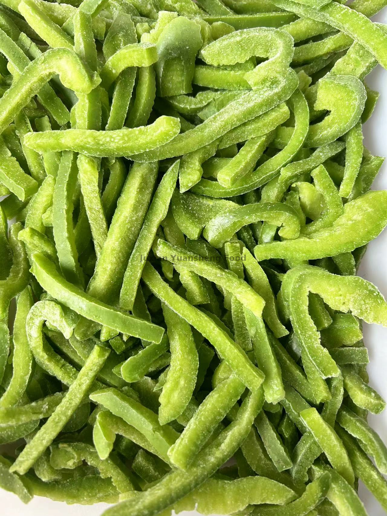 d&eacute;s de poivron vert (10)